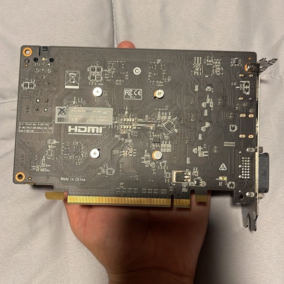 Its a AMD Radeon Rx 580 graphics card - Picture 2 of 2